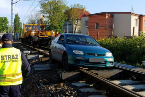 Uciekał przed policją po torach kolejowych