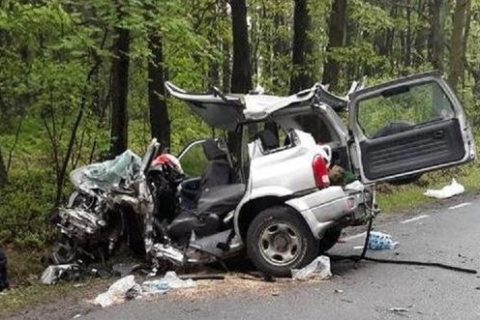 Tragiczny wypadek koło Częstochowy. Czołowe zderzenie ze śmieciarką