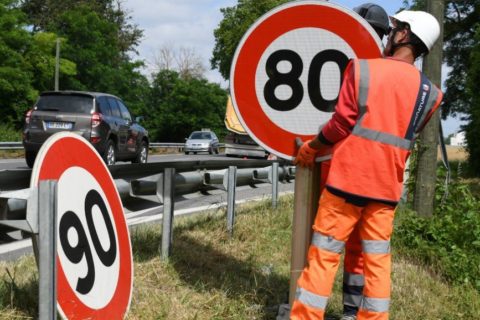Większość samorządów we Francji zmienia zdanie. Zostają przy 80 km/h na drogach poza miastami