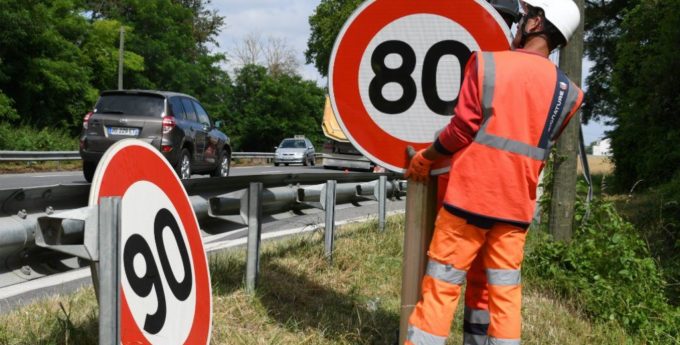 Francja wycofuje obniżenie prędkości do 80 km/h, bo żółte kamizelki chcą jeździć szybciej