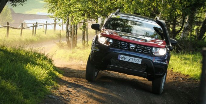 Dacia Duster Elf Cup: Tadeusz Rzeżuchowski i Wojciech Jermakow wygrywają w Lądku Zdroju