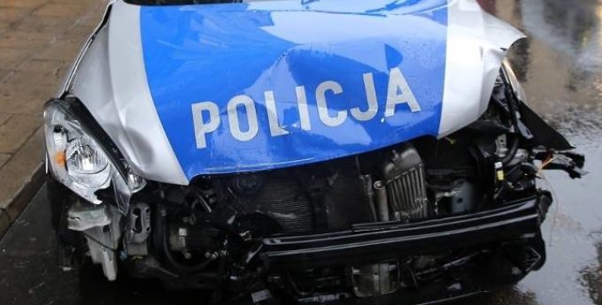 Ponad 400 kolizji i wypadków z udziałem policjantów. Mamy świeże dane za pierwsze pół roku