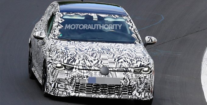 Nowy Volkswagen Golf GTI uchwycony na Pętli Północnej Nurburgringu