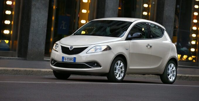 Świat śmieje się z Alfy Romeo. Lancia Ypsilon przyćmiła wszystkie jej modele razem wzięte