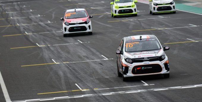 Kia Platinum Cup: Poranek na Slovakia Ring dla Kamila Serafina