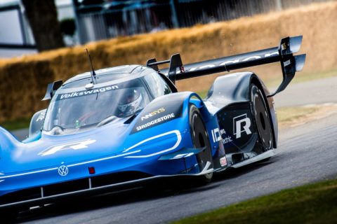 Volkswagen zrealizował swój plan w 100%. Elektryczny ID. R królem Goodwood