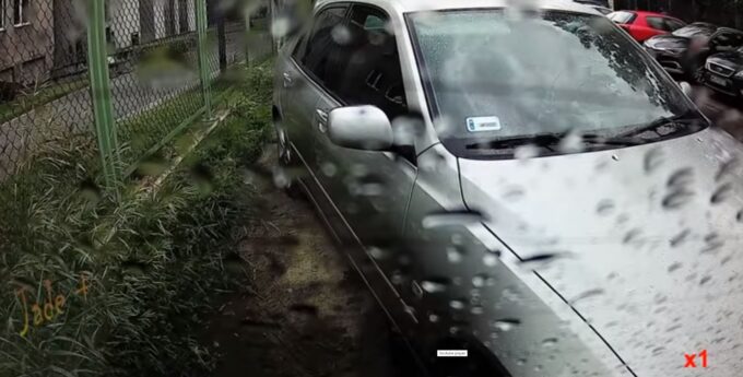 Dlaczego wideorejestrator przydaje się również podczas postoju