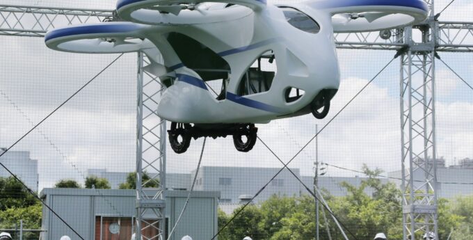 Japończycy spełniają skrzydlate ambicje. Samochód oderwał się od ziemii
