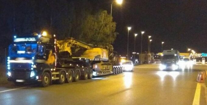 Nocna akcja ITD na A1. Rekordzista ważył z ładunkiem 90 ton