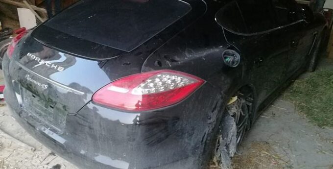 Policja odnalazła w stodole porsche. Wcześniej ukradziono je w Lublinie