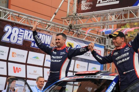 Rajd Rzeszowski: Grzegorz Grzyb wygrywa. Milowy krok do tytułu Miko Marczyka