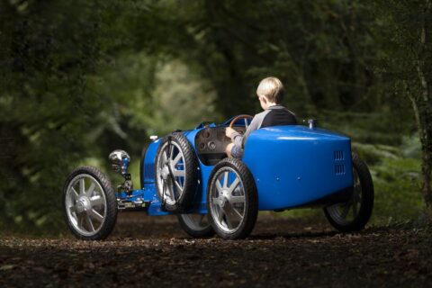 Bugatti pokazało jeżdżącą replikę samochodu wyścigowego dla dzieci bogatych rodziców za 130 tys. zł