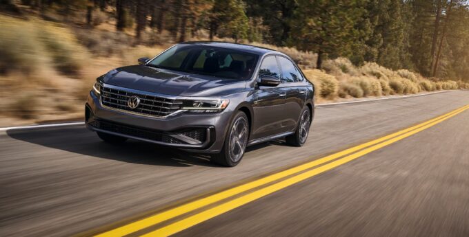 Nowy Volkswagen Passat i Skoda Superb trafią do Polski z mocno kontrowersyjnej fabryki?