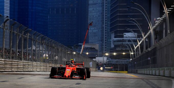 F1, GP Singapuru: Kwalifikacyjny sen Leclerca trwa. Williams zawalił okrążenie Kubicy?