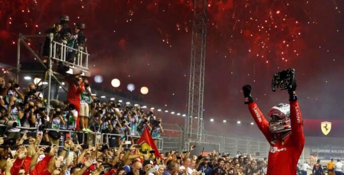 F1, GP Singapuru: Vettel zakończył ponad roczną przerwę od zwycięstw. Kubica P16