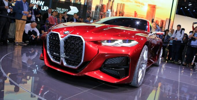 Główny projektant BMW, van Hooydonk broni gigantycznego grilla i radzi się przyzwyczaić