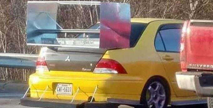 Tak bestialskie zwieśniaczenie Mitsubishi Lancera powinno być karalne!