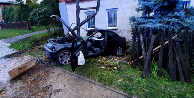 Wielokrotnie karany za jazdę bez prawka, 26-latek w BMW sam się wyeliminował z dróg