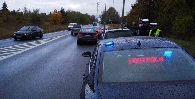 Pościg ITD za pijanym kierowcą. W trakcie ucieczki spowodował kolizję
