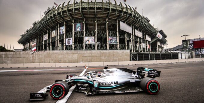 F1, GP Meksyku: Hamilton wygrywa 83 raz w karierze. Kubica pięknie objechał Russela, ale skończył jak zawsze