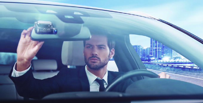 Wideorejestrator – dyskretny świadek drogowych historii