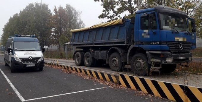 Nadmiar piachu, za dużo zniczy – przeładowane pojazdy na wadze ITD
