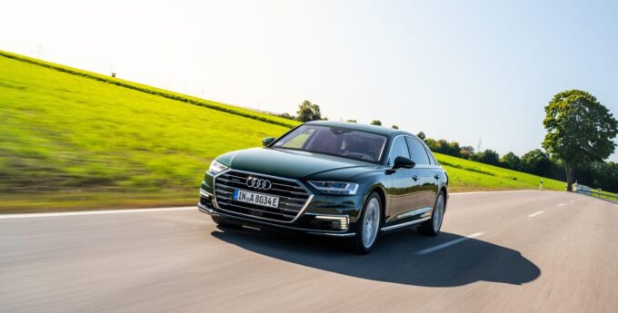 Audi zaprezentowało model A8 z napędem hybrydowym typu plug-in