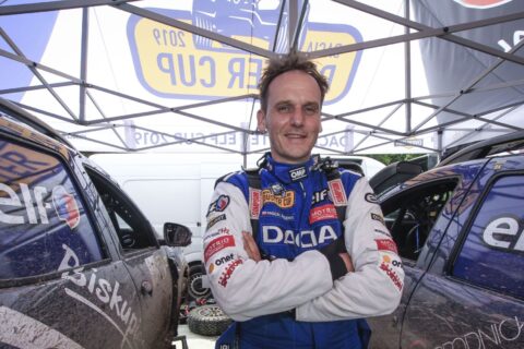Dacia Duster Elf Cup: Pascal Brodnicki liderem pucharu. Jak znany kucharz poradzi sobie w Żaganiu?