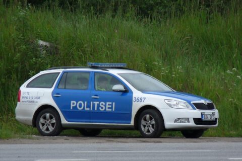 45-minutowy postój zamiast mandatu. Estońska policja testuje nowatorski pomysł