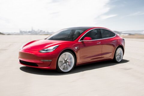 Szał na Teslę Model 3. Sedan rodem z Kalifornii został najpopularniejszym autem w kolejnym kraju