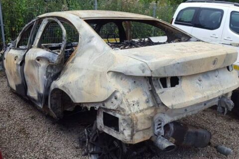 Oszust z Krakowa nielegalnie wypożyczył BMW warte 150 tys. zł. Auto spłonęło