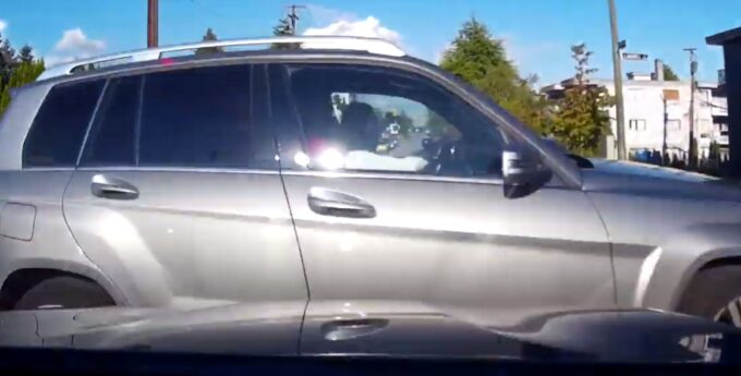 Dachowanie po szkolnym błędzie. To nagranie powinno być przestrogą dla wszystkich kierowców