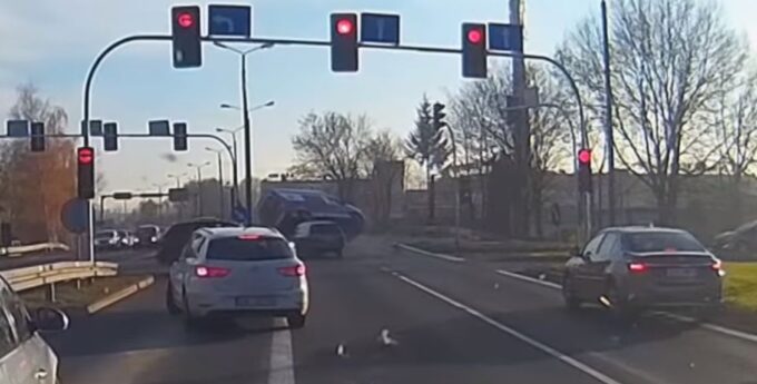 Groźny wypadek z udziałem karetki pogotowia w Skoczowie