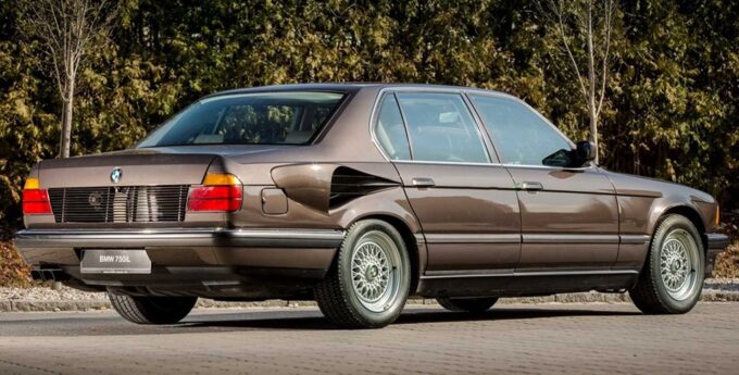 To BMW Serii 7 było tak szalone, że nigdy nie trafiło do produkcji. W bagażniku kryje silnik V16
