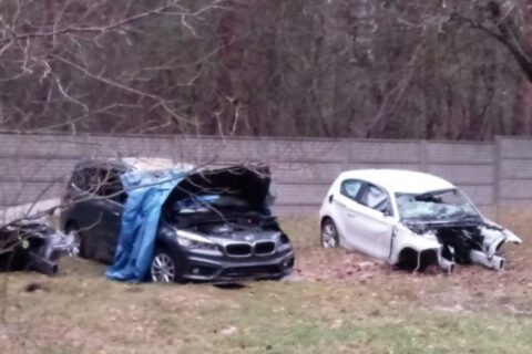 Samochodowa dziupla a w niej 542 dowody rzeczowe. W tym dwa BMW