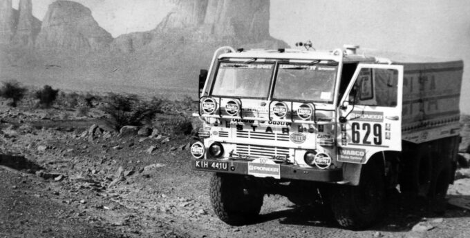 Polski, 11-tonowy Star 266 na Dakarze. Jak do tego doszło? Jarzy Mazur napisał historię