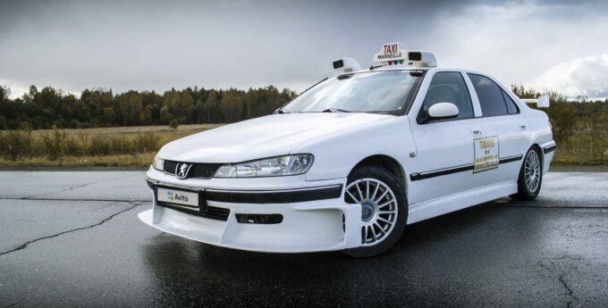 Replika Peugeota 406 z filmu „Taxi” z 1998 roku może być twoja za jedyne 14 000 zł