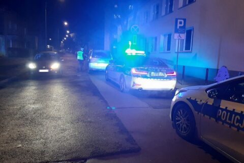 Dramatyczne wezwanie w Łodzi. „Tata śpi za kierownicą”