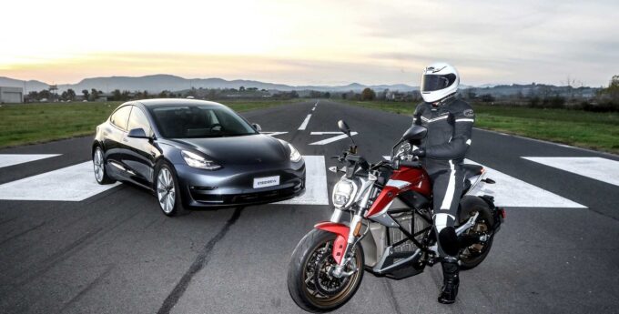 Cholernie szybki drag race, w którym nie zużyto ani kropli paliwa