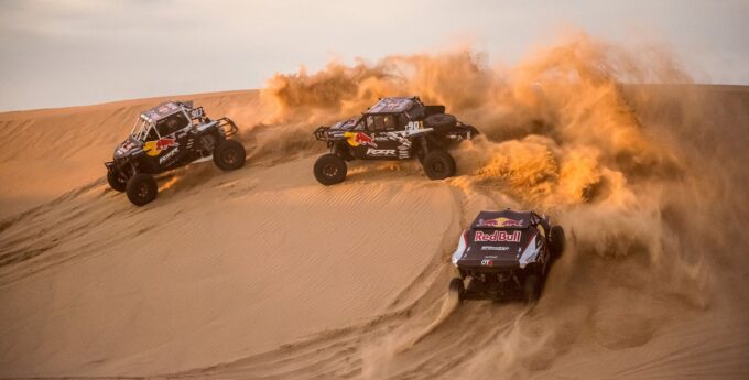Różnorodność Dakaru zachwycała od zawsze. W jakich kategoriach rywalizują tam kierowcy?