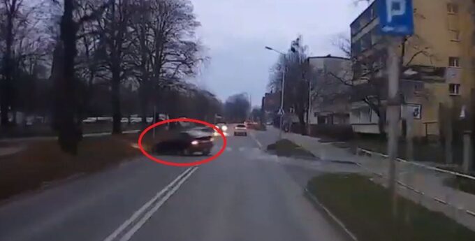 Pijany kierowca BMW siał postrach na ulicach Siemianowic Śl. Jeździł po czym tylko się dało