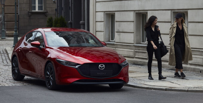 Przez tę usterkę nowej Mazdy 3 możesz spowodować wypadek