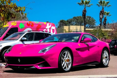 Kobiety kochają Ferrari, ale mogą mieć problem z zamówieniem go w różowym kolorze