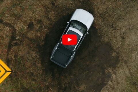 Tesla Cybertruck tak nie potrafi. Elektryczny pickup Riviana obraca się w miejscu jak czołg!
