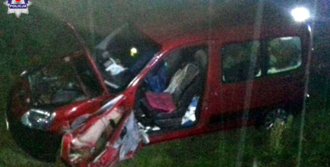 Zabrakło im paliwa na ekspresówce więc pchali samochód. Kierowca zginął potrącony przez ciężarówkę