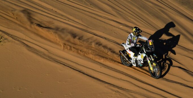 Bardzo trudny i bardzo szybki etap do Rijadu. Czołówka podkreśla, że wszystko może się zdarzyć