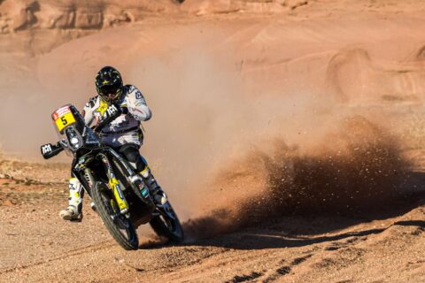 Dramatyczne doniesienia z Rajdu Dakar. Motocyklista w stanie krytycznym walczy o życie