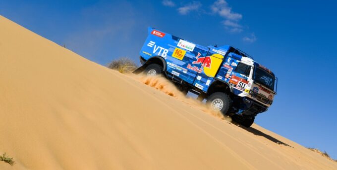 Słabszy dzień Domżały. W kategorii ciężarówek dwóch Polaków znów w czołówce