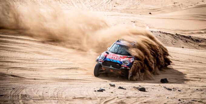 Nie ma mocnych na Carlosa Sainza. Hiszpan wygrywa etap i umacnia się na prowadzeniu w Dakarze