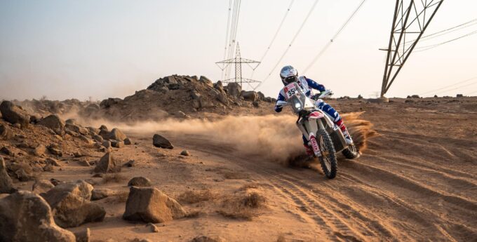 Pierwszy etap Rajdu Dakar za motocyklistami. Toby Price liderem, Polacy z równym, dobrym tempem